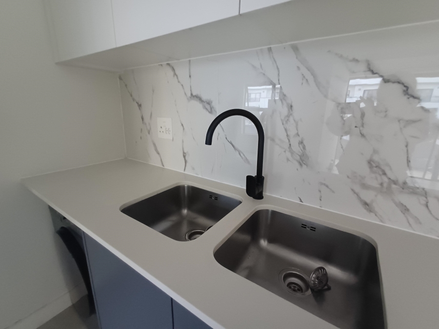 To Let 1 Bedroom Property for Rent in Croydon Western Cape